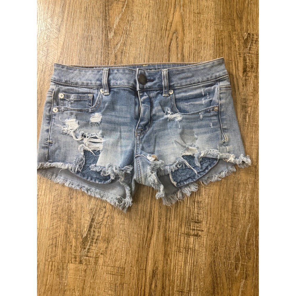 American Eagle Super Stretch Shortie Distressed Denim Shorts Light Wash Size 4